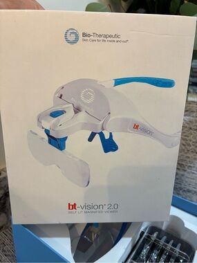 Bio-therapeutic bt-vision 2.0 White & Blue Self-Lit Magnified Viewer
